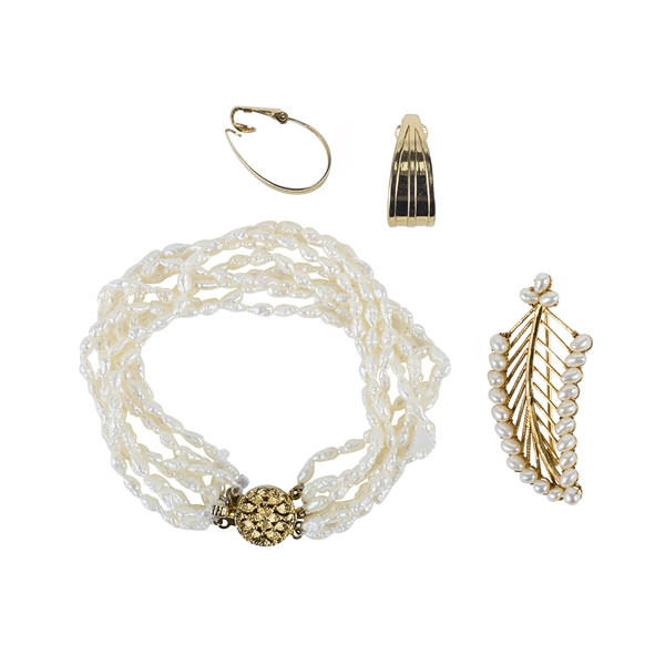 The Crown Princess Diana & Queen Elizabeth Vintage Jewelry